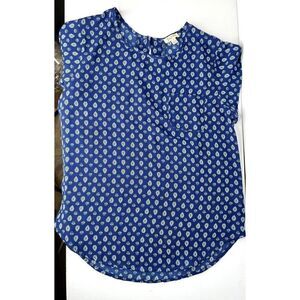 Lilly White Blue Patterned Shortsleeved Top With Button Tear Drop Back Size Sm